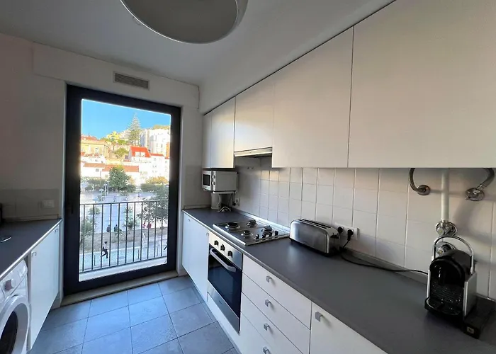 Luxury Castle View Homestay *